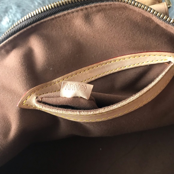 Louis Vuitton Alma - Picture 6 of 14